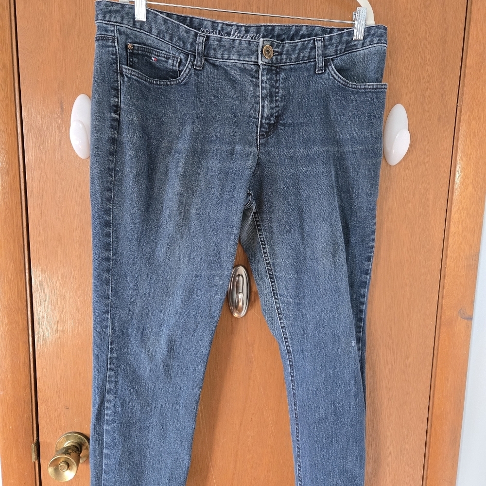 Vintage Tommy Hilfiger " modern skinny" jeans size 16 regular.